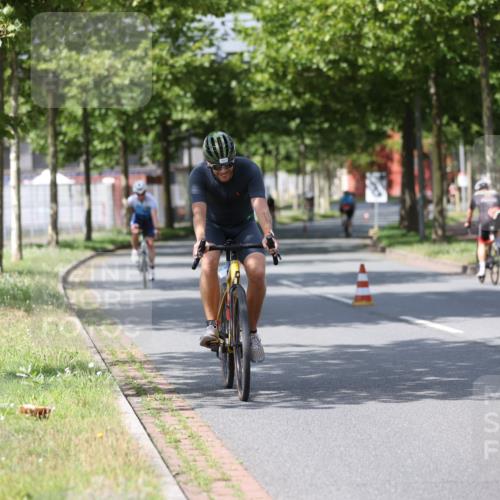 10.08.2025 - GEWOBA Citytriathlon Bremen Yannick Fuchs http://msf.ph/oto/8558816 10.08.2025 12:35:10 Radfahren 558, 579, 680, 707, 855, 902, 915, 956, 973, 977, 1035, 1039 meine-sportfotos.de