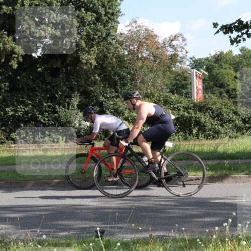10.08.2025 - GEWOBA Citytriathlon Bremen Yannick Fuchs http://msf.ph/oto/8558818 10.08.2025 10:34:28 Radfahren 213, 358, 456, 500 meine-sportfotos.de