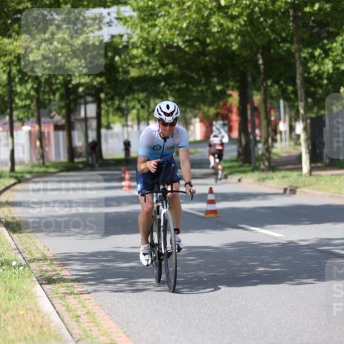 10.08.2025 - GEWOBA Citytriathlon Bremen Yannick Fuchs http://msf.ph/oto/8558825 10.08.2025 12:35:12 Radfahren 558, 579, 707, 855, 902, 915, 956, 973, 977, 1035, 1039 meine-sportfotos.de