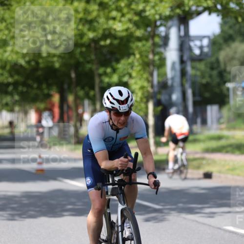 10.08.2025 - GEWOBA Citytriathlon Bremen Yannick Fuchs http://msf.ph/oto/8558830 10.08.2025 12:35:13 Radfahren 558, 579, 707, 902, 956, 973, 977, 1035, 1039 meine-sportfotos.de