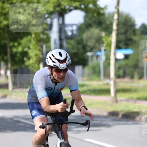 10.08.2025 - GEWOBA Citytriathlon Bremen Yannick Fuchs http://msf.ph/oto/8558832 10.08.2025 12:35:13 Radfahren 558, 579, 707, 902, 956, 973, 977, 1035, 1039 meine-sportfotos.de