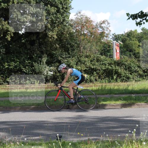 10.08.2025 - GEWOBA Citytriathlon Bremen Yannick Fuchs http://msf.ph/oto/8558837 10.08.2025 10:34:35 Radfahren 213, 358, 442, 456, 500 meine-sportfotos.de