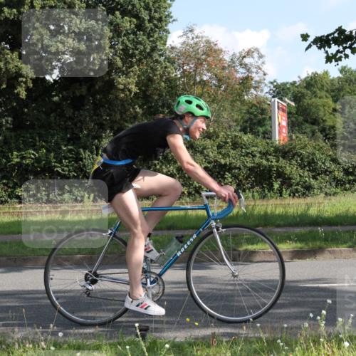 10.08.2025 - GEWOBA Citytriathlon Bremen Yannick Fuchs http://msf.ph/oto/8558841 10.08.2025 10:34:38 Radfahren 21, 213, 358, 442, 500 meine-sportfotos.de