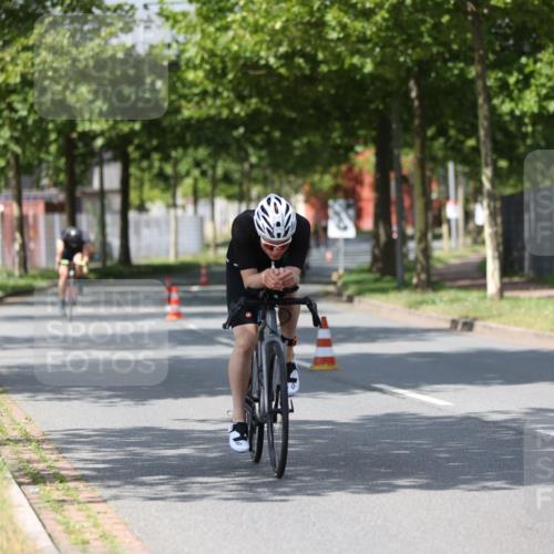 10.08.2025 - GEWOBA Citytriathlon Bremen Yannick Fuchs http://msf.ph/oto/8558844 10.08.2025 12:35:20 Radfahren 558, 579, 642, 707, 742, 973, 977, 1039 meine-sportfotos.de