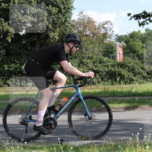 10.08.2025 - GEWOBA Citytriathlon Bremen Yannick Fuchs http://msf.ph/oto/8558845 10.08.2025 10:34:40 Radfahren 21, 129, 213, 358, 413, 442, 500 meine-sportfotos.de