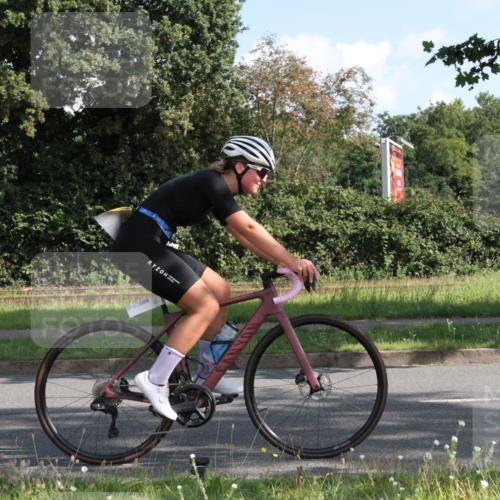 10.08.2025 - GEWOBA Citytriathlon Bremen Yannick Fuchs http://msf.ph/oto/8558854 10.08.2025 10:34:45 Radfahren 21, 129, 147, 213, 358, 413, 442, 500 meine-sportfotos.de