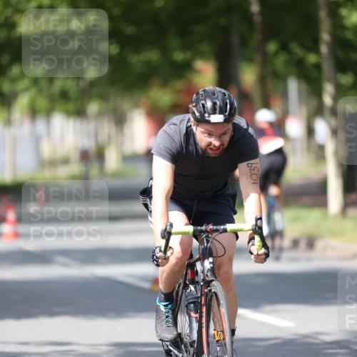 10.08.2025 - GEWOBA Citytriathlon Bremen Yannick Fuchs http://msf.ph/oto/8558856 10.08.2025 12:35:23 Radfahren 558, 579, 642, 719, 742, 833, 919, 973, 977, 1039 meine-sportfotos.de