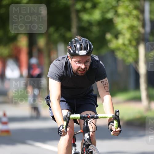 10.08.2025 - GEWOBA Citytriathlon Bremen Yannick Fuchs http://msf.ph/oto/8558859 10.08.2025 12:35:24 Radfahren 579, 642, 719, 742, 783, 833, 919, 973, 977, 1039 meine-sportfotos.de