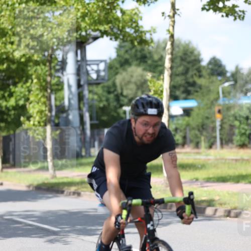 10.08.2025 - GEWOBA Citytriathlon Bremen Yannick Fuchs http://msf.ph/oto/8558863 10.08.2025 12:35:24 Radfahren 579, 642, 719, 742, 783, 833, 919, 973, 977, 1039 meine-sportfotos.de