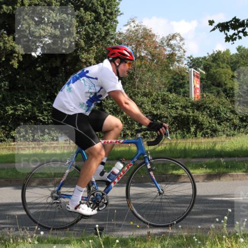 10.08.2025 - GEWOBA Citytriathlon Bremen Yannick Fuchs http://msf.ph/oto/8558865 10.08.2025 10:34:49 Radfahren 21, 129, 147, 213, 358, 379, 413, 442 meine-sportfotos.de