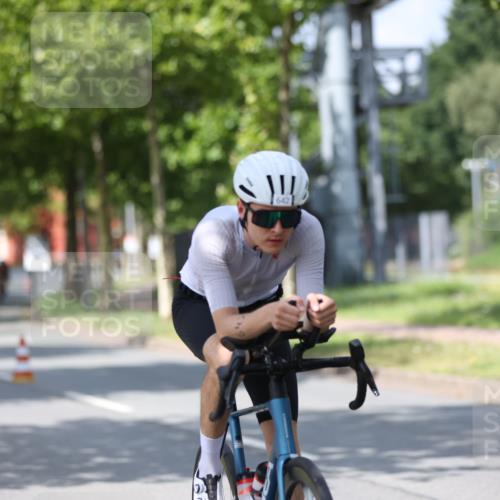 10.08.2025 - GEWOBA Citytriathlon Bremen Yannick Fuchs http://msf.ph/oto/8558870 10.08.2025 12:35:30 Radfahren 579, 642, 719, 742, 763, 783, 833, 919, 973, 1039 meine-sportfotos.de