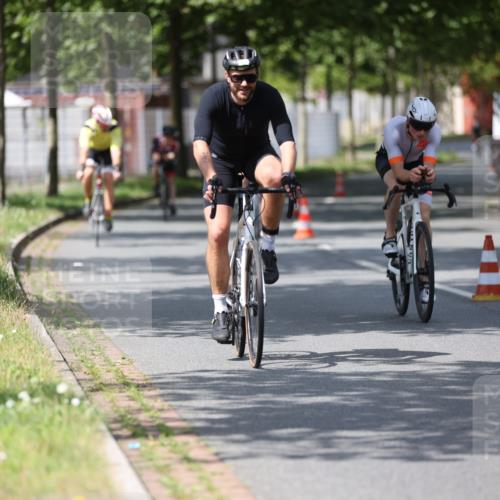 10.08.2025 - GEWOBA Citytriathlon Bremen Yannick Fuchs http://msf.ph/oto/8558873 10.08.2025 12:35:31 Radfahren 579, 642, 719, 742, 763, 783, 833, 919, 973, 1039 meine-sportfotos.de