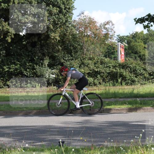 10.08.2025 - GEWOBA Citytriathlon Bremen Yannick Fuchs http://msf.ph/oto/8558874 10.08.2025 10:34:55 Radfahren 21, 129, 147, 181, 241, 379, 393, 404, 413, 442, 461 meine-sportfotos.de