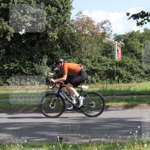 10.08.2025 - GEWOBA Citytriathlon Bremen Yannick Fuchs http://msf.ph/oto/8558877 10.08.2025 10:34:59 Radfahren 21, 129, 147, 181, 241, 379, 393, 404, 413, 445, 461 meine-sportfotos.de