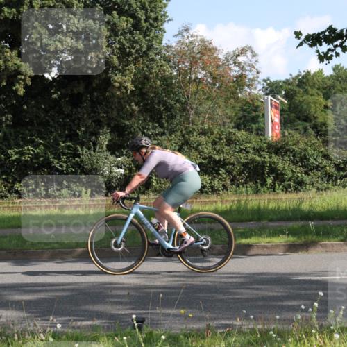 10.08.2025 - GEWOBA Citytriathlon Bremen Yannick Fuchs http://msf.ph/oto/8558881 10.08.2025 10:35:00 Radfahren 21, 129, 147, 181, 241, 379, 393, 404, 413, 445, 461 meine-sportfotos.de