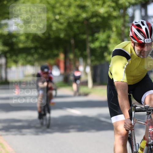 10.08.2025 - GEWOBA Citytriathlon Bremen Yannick Fuchs http://msf.ph/oto/8558891 10.08.2025 12:35:35 Radfahren 642, 719, 742, 763, 783, 833, 919, 933, 966, 1039 meine-sportfotos.de