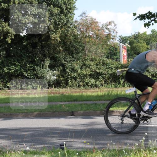 10.08.2025 - GEWOBA Citytriathlon Bremen Yannick Fuchs http://msf.ph/oto/8558894 10.08.2025 10:35:05 Radfahren 29, 147, 181, 241, 379, 382, 393, 404, 413, 444, 445, 461 meine-sportfotos.de