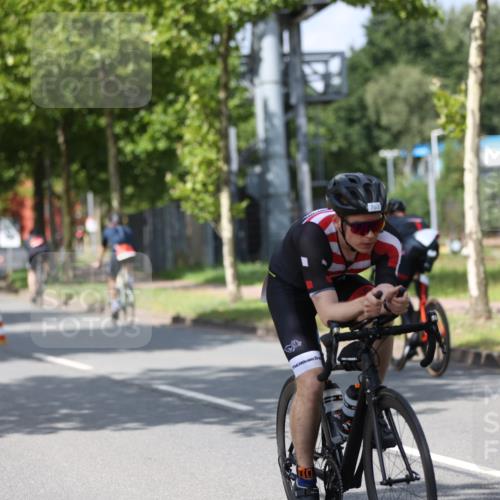 10.08.2025 - GEWOBA Citytriathlon Bremen Yannick Fuchs http://msf.ph/oto/8558896 10.08.2025 12:35:36 Radfahren 642, 719, 742, 763, 783, 833, 919, 933, 966 meine-sportfotos.de