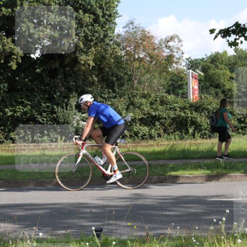 10.08.2025 - GEWOBA Citytriathlon Bremen Yannick Fuchs http://msf.ph/oto/8558913 10.08.2025 10:35:33 Radfahren 43, 83, 137, 356, 359, 392, 418, 454, 466, 480, 492 meine-sportfotos.de