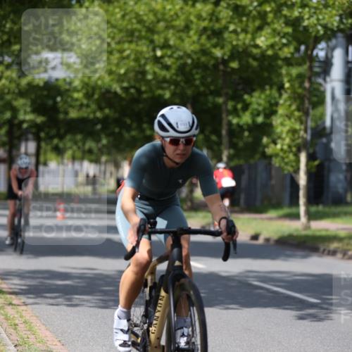 10.08.2025 - GEWOBA Citytriathlon Bremen Yannick Fuchs http://msf.ph/oto/8558915 10.08.2025 12:35:46 Radfahren 719, 763, 783, 833, 843, 877, 919, 933, 966 meine-sportfotos.de