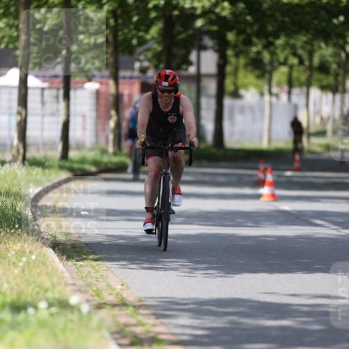 10.08.2025 - GEWOBA Citytriathlon Bremen Yannick Fuchs http://msf.ph/oto/8558926 10.08.2025 12:35:55 Radfahren 567, 843, 877, 933, 966 meine-sportfotos.de