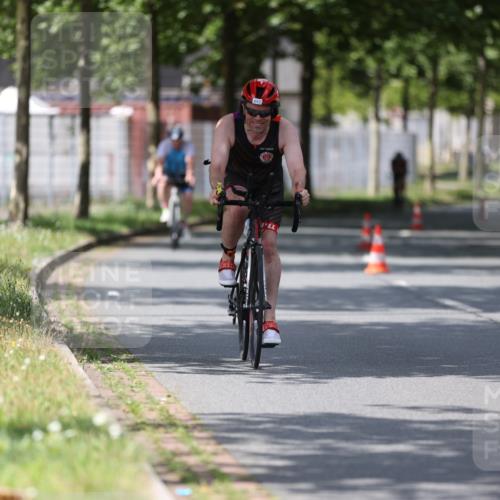 10.08.2025 - GEWOBA Citytriathlon Bremen Yannick Fuchs http://msf.ph/oto/8558929 10.08.2025 12:35:55 Radfahren 567, 843, 877, 933, 966 meine-sportfotos.de