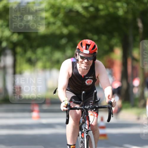 10.08.2025 - GEWOBA Citytriathlon Bremen Yannick Fuchs http://msf.ph/oto/8558931 10.08.2025 12:35:57 Radfahren 567, 636, 843, 877, 933, 966 meine-sportfotos.de