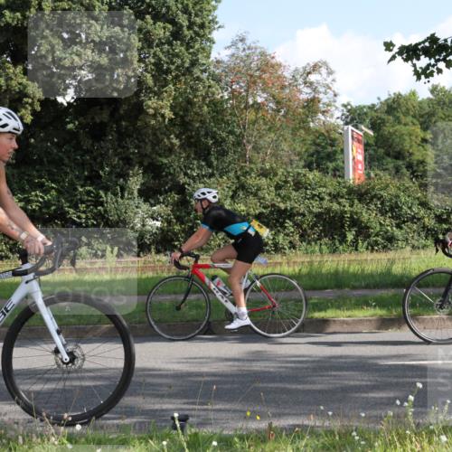 10.08.2025 - GEWOBA Citytriathlon Bremen Yannick Fuchs http://msf.ph/oto/8558932 10.08.2025 10:35:37 Radfahren 83, 109, 137, 356, 392, 418, 454, 466, 480 meine-sportfotos.de