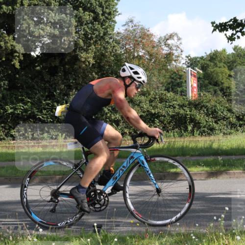 10.08.2025 - GEWOBA Citytriathlon Bremen Yannick Fuchs http://msf.ph/oto/8558945 10.08.2025 10:35:45 Radfahren 71, 83, 109, 225, 392, 452, 454, 466, 480 meine-sportfotos.de