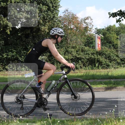 10.08.2025 - GEWOBA Citytriathlon Bremen Yannick Fuchs http://msf.ph/oto/8558949 10.08.2025 10:35:46 Radfahren 71, 83, 109, 225, 392, 452, 454 meine-sportfotos.de