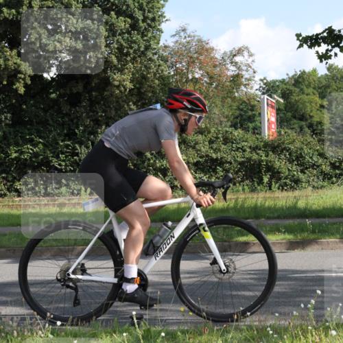 10.08.2025 - GEWOBA Citytriathlon Bremen Yannick Fuchs http://msf.ph/oto/8558956 10.08.2025 10:35:49 Radfahren 71, 83, 109, 225, 392, 452, 454 meine-sportfotos.de