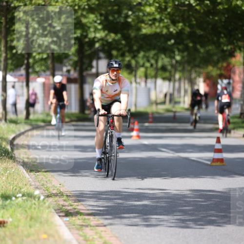 10.08.2025 - GEWOBA Citytriathlon Bremen Yannick Fuchs http://msf.ph/oto/8558958 10.08.2025 12:36:09 Radfahren 567, 582, 636, 759, 877 meine-sportfotos.de