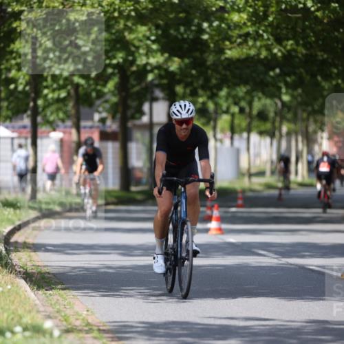 10.08.2025 - GEWOBA Citytriathlon Bremen Yannick Fuchs http://msf.ph/oto/8558966 10.08.2025 12:36:11 Radfahren 567, 582, 636, 639, 759, 877 meine-sportfotos.de