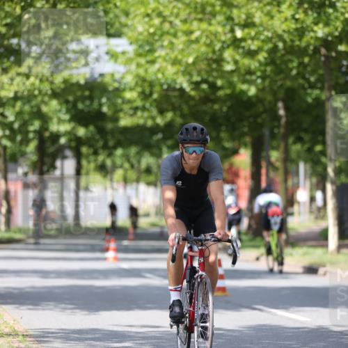 10.08.2025 - GEWOBA Citytriathlon Bremen Yannick Fuchs http://msf.ph/oto/8558976 10.08.2025 12:36:16 Radfahren 565, 567, 582, 599, 636, 639, 759, 766, 790 meine-sportfotos.de