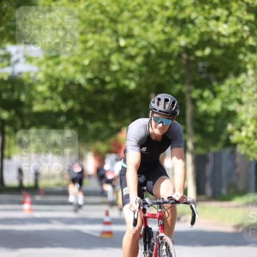 10.08.2025 - GEWOBA Citytriathlon Bremen Yannick Fuchs http://msf.ph/oto/8558978 10.08.2025 12:36:16 Radfahren 565, 567, 582, 599, 636, 639, 759, 766, 790 meine-sportfotos.de