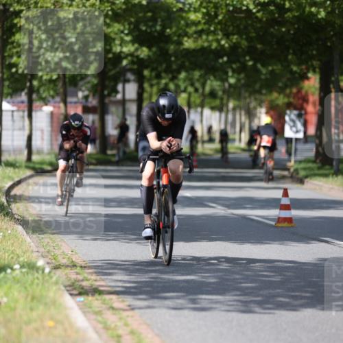 10.08.2025 - GEWOBA Citytriathlon Bremen Yannick Fuchs http://msf.ph/oto/8558988 10.08.2025 12:36:23 Radfahren 565, 582, 599, 639, 759, 766, 790, 794, 872 meine-sportfotos.de