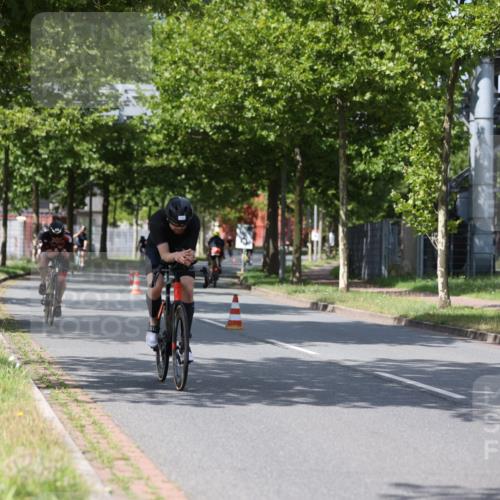 10.08.2025 - GEWOBA Citytriathlon Bremen Yannick Fuchs http://msf.ph/oto/8558990 10.08.2025 12:36:23 Radfahren 565, 582, 599, 639, 759, 766, 790, 794, 872 meine-sportfotos.de