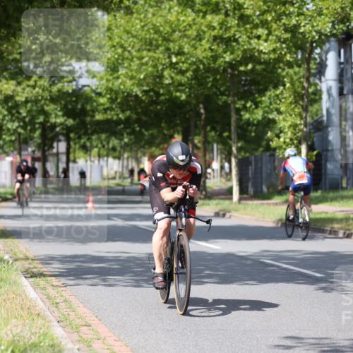 10.08.2025 - GEWOBA Citytriathlon Bremen Yannick Fuchs http://msf.ph/oto/8558995 10.08.2025 12:36:25 Radfahren 565, 582, 599, 639, 759, 766, 789, 790, 794, 872 meine-sportfotos.de