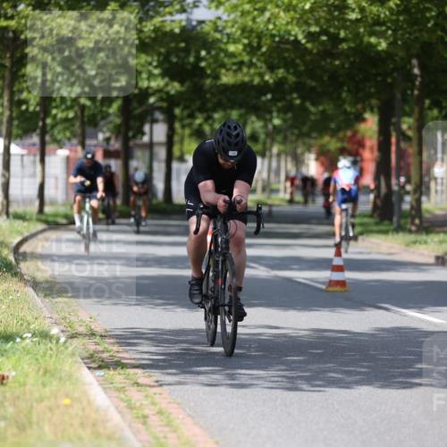 10.08.2025 - GEWOBA Citytriathlon Bremen Yannick Fuchs http://msf.ph/oto/8559001 10.08.2025 12:36:27 Radfahren 565, 582, 599, 639, 750, 766, 781, 789, 790, 794, 872, 1025 meine-sportfotos.de