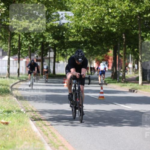 10.08.2025 - GEWOBA Citytriathlon Bremen Yannick Fuchs http://msf.ph/oto/8559002 10.08.2025 12:36:27 Radfahren 565, 582, 599, 639, 750, 766, 781, 789, 790, 794, 872, 1025 meine-sportfotos.de