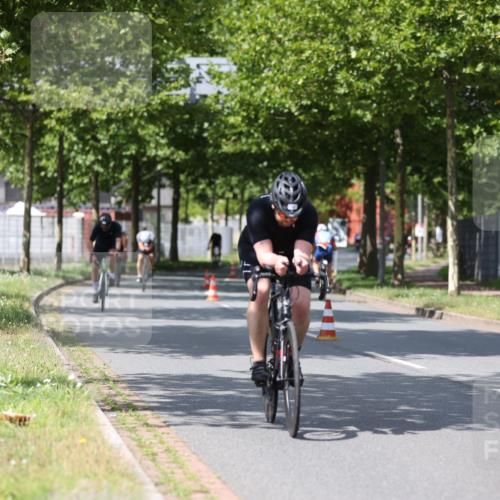 10.08.2025 - GEWOBA Citytriathlon Bremen Yannick Fuchs http://msf.ph/oto/8559003 10.08.2025 12:36:27 Radfahren 565, 582, 599, 639, 750, 766, 781, 789, 790, 794, 872, 1025 meine-sportfotos.de