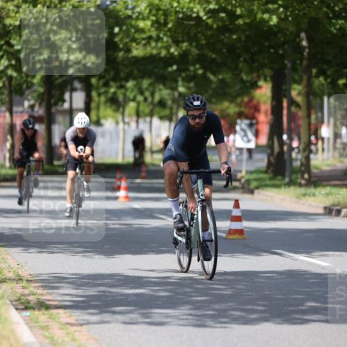 10.08.2025 - GEWOBA Citytriathlon Bremen Yannick Fuchs http://msf.ph/oto/8559008 10.08.2025 12:36:29 Radfahren 565, 582, 599, 639, 750, 765, 766, 781, 789, 790, 794, 872, 1025, 1032 meine-sportfotos.de