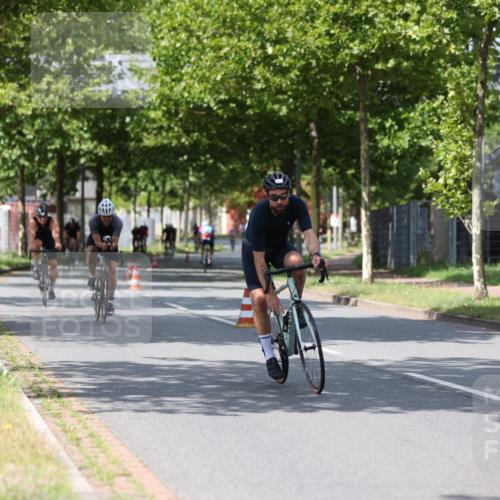 10.08.2025 - GEWOBA Citytriathlon Bremen Yannick Fuchs http://msf.ph/oto/8559010 10.08.2025 12:36:30 Radfahren 565, 599, 639, 750, 765, 766, 781, 789, 790, 794, 872, 1025, 1032 meine-sportfotos.de