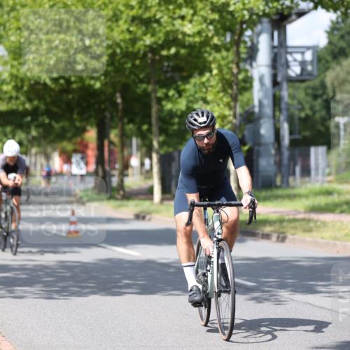 10.08.2025 - GEWOBA Citytriathlon Bremen Yannick Fuchs http://msf.ph/oto/8559012 10.08.2025 12:36:30 Radfahren 565, 599, 639, 750, 765, 766, 781, 789, 790, 794, 872, 1025, 1032 meine-sportfotos.de