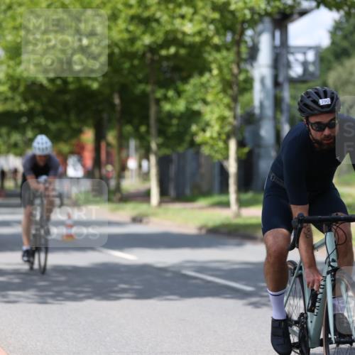 10.08.2025 - GEWOBA Citytriathlon Bremen Yannick Fuchs http://msf.ph/oto/8559014 10.08.2025 12:36:31 Radfahren 565, 599, 639, 750, 765, 766, 781, 789, 790, 794, 872, 1025, 1032 meine-sportfotos.de