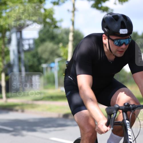 10.08.2025 - GEWOBA Citytriathlon Bremen Yannick Fuchs http://msf.ph/oto/8559032 10.08.2025 12:36:36 Radfahren 565, 570, 599, 639, 701, 750, 765, 766, 781, 789, 790, 794, 872, 1025, 1029, 1032 meine-sportfotos.de