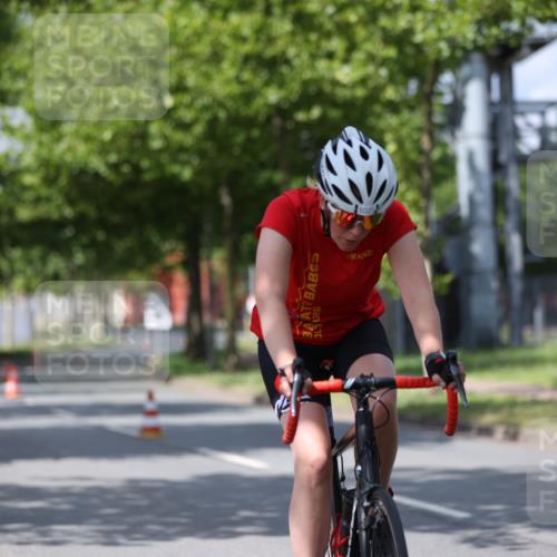 10.08.2025 - GEWOBA Citytriathlon Bremen Yannick Fuchs http://msf.ph/oto/8559040 10.08.2025 12:36:39 Radfahren 570, 701, 750, 765, 766, 781, 789, 790, 794, 872, 1025, 1029, 1032 meine-sportfotos.de