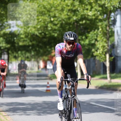 10.08.2025 - GEWOBA Citytriathlon Bremen Yannick Fuchs http://msf.ph/oto/8559045 10.08.2025 12:36:41 Radfahren 570, 701, 750, 765, 781, 789, 790, 794, 872, 1025, 1029, 1032 meine-sportfotos.de