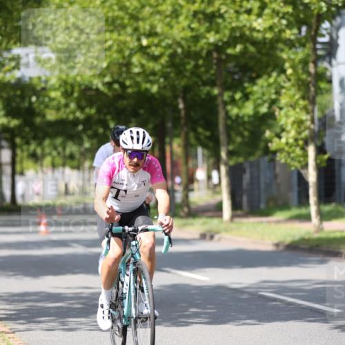 10.08.2025 - GEWOBA Citytriathlon Bremen Yannick Fuchs http://msf.ph/oto/8559049 10.08.2025 12:36:42 Radfahren 570, 701, 750, 765, 781, 789, 794, 872, 1025, 1029, 1032 meine-sportfotos.de