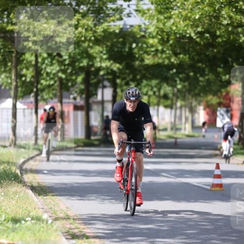 10.08.2025 - GEWOBA Citytriathlon Bremen Yannick Fuchs http://msf.ph/oto/8559055 10.08.2025 12:36:54 Radfahren 570, 631, 678, 701, 734, 739, 765, 982, 1029, 1033 meine-sportfotos.de